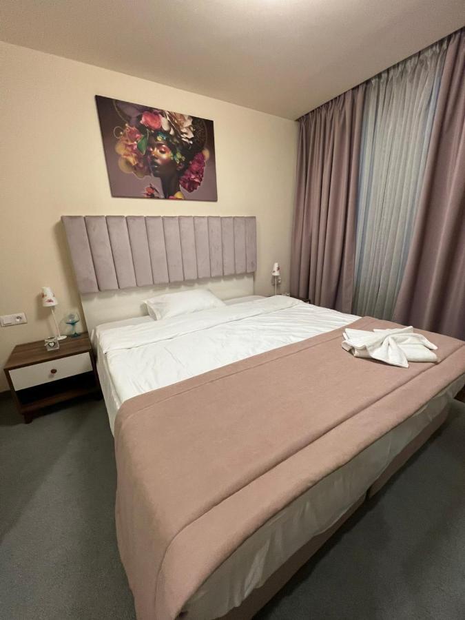 Floral Boutique Hotel Плевна Экстерьер фото