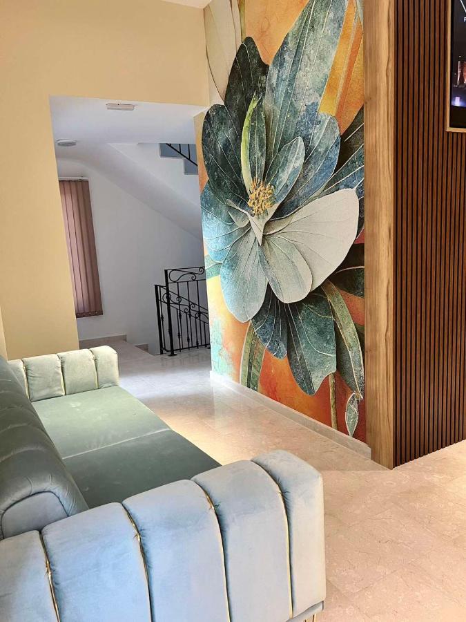 Floral Boutique Hotel Плевна Экстерьер фото
