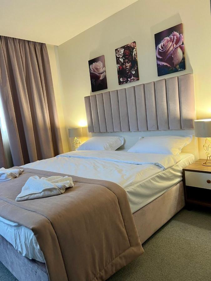 Floral Boutique Hotel Плевна Экстерьер фото