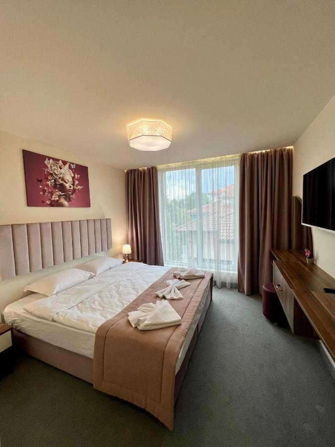 Floral Boutique Hotel Плевна Экстерьер фото