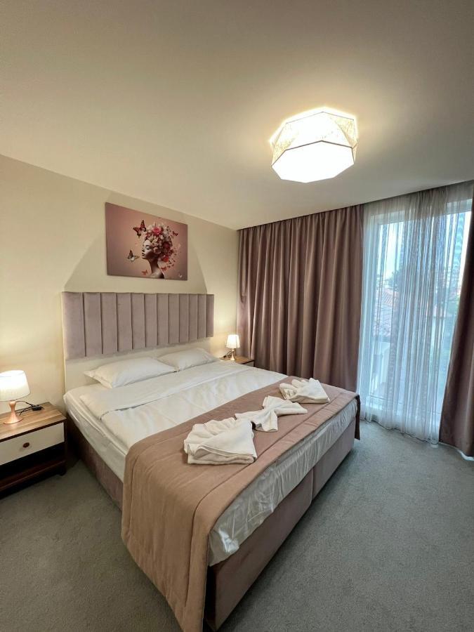 Floral Boutique Hotel Плевна Экстерьер фото