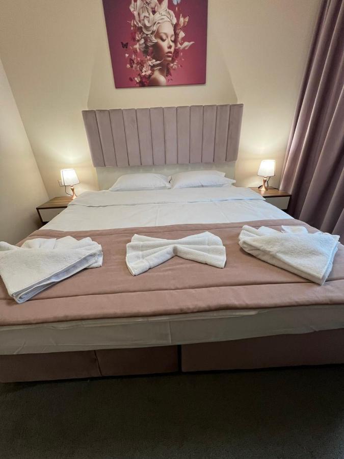 Floral Boutique Hotel Плевна Экстерьер фото