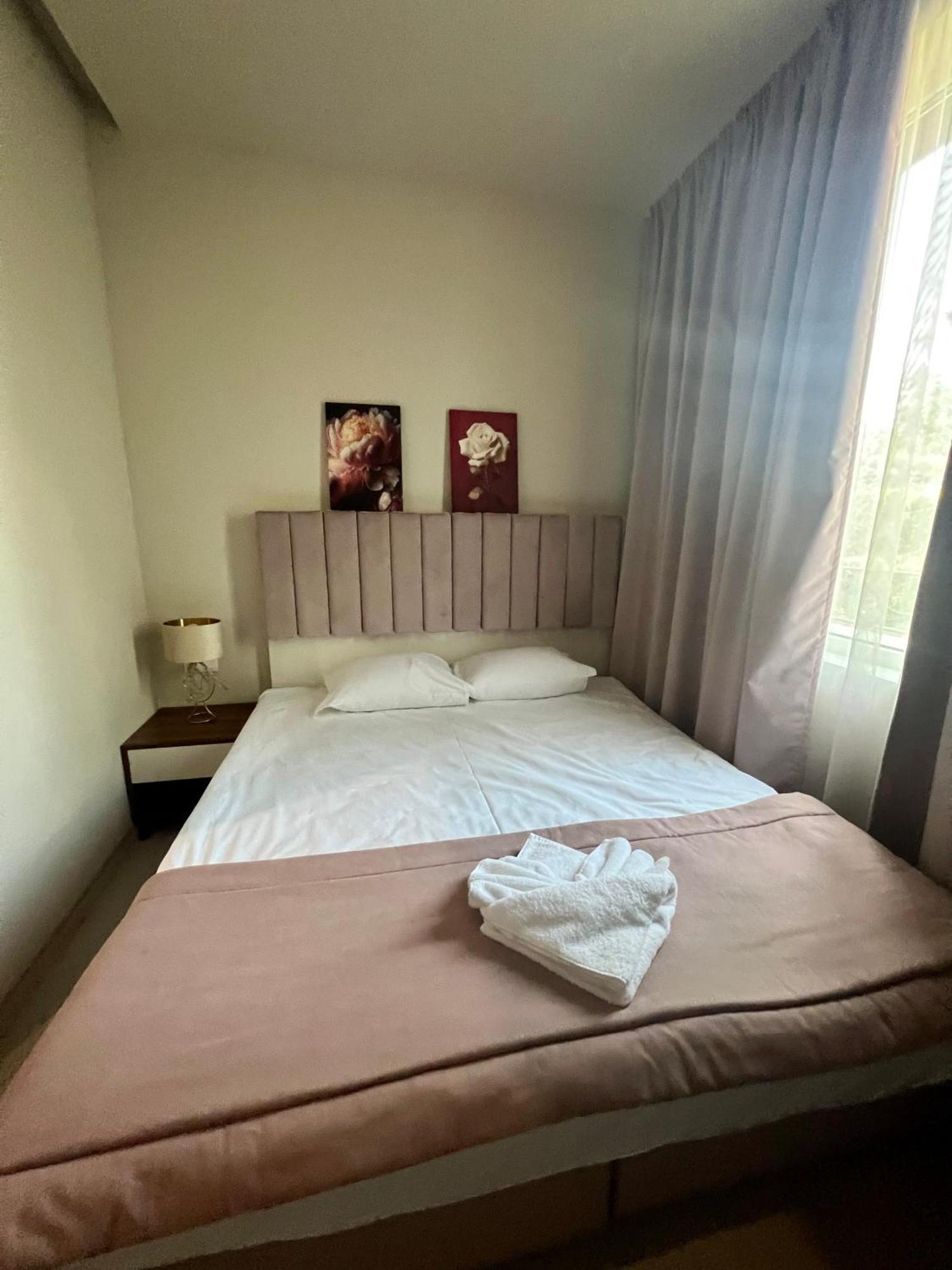 Floral Boutique Hotel Плевна Экстерьер фото