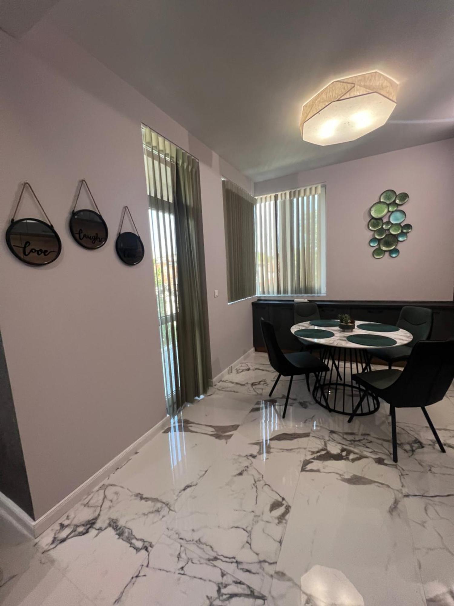 Floral Boutique Hotel Плевна Экстерьер фото