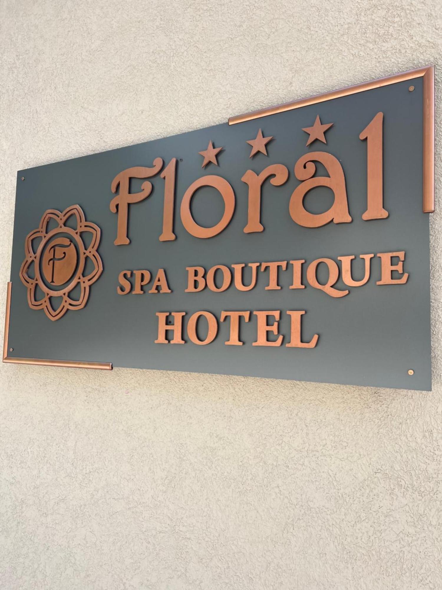 Floral Boutique Hotel Плевна Экстерьер фото