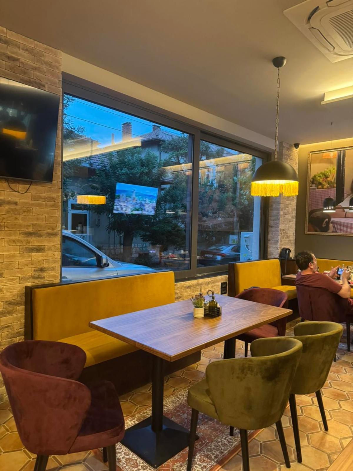 Floral Boutique Hotel Плевна Экстерьер фото