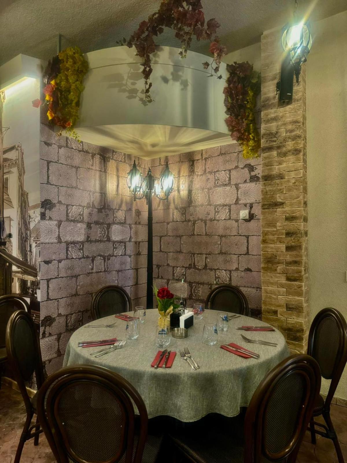 Floral Boutique Hotel Плевна Экстерьер фото